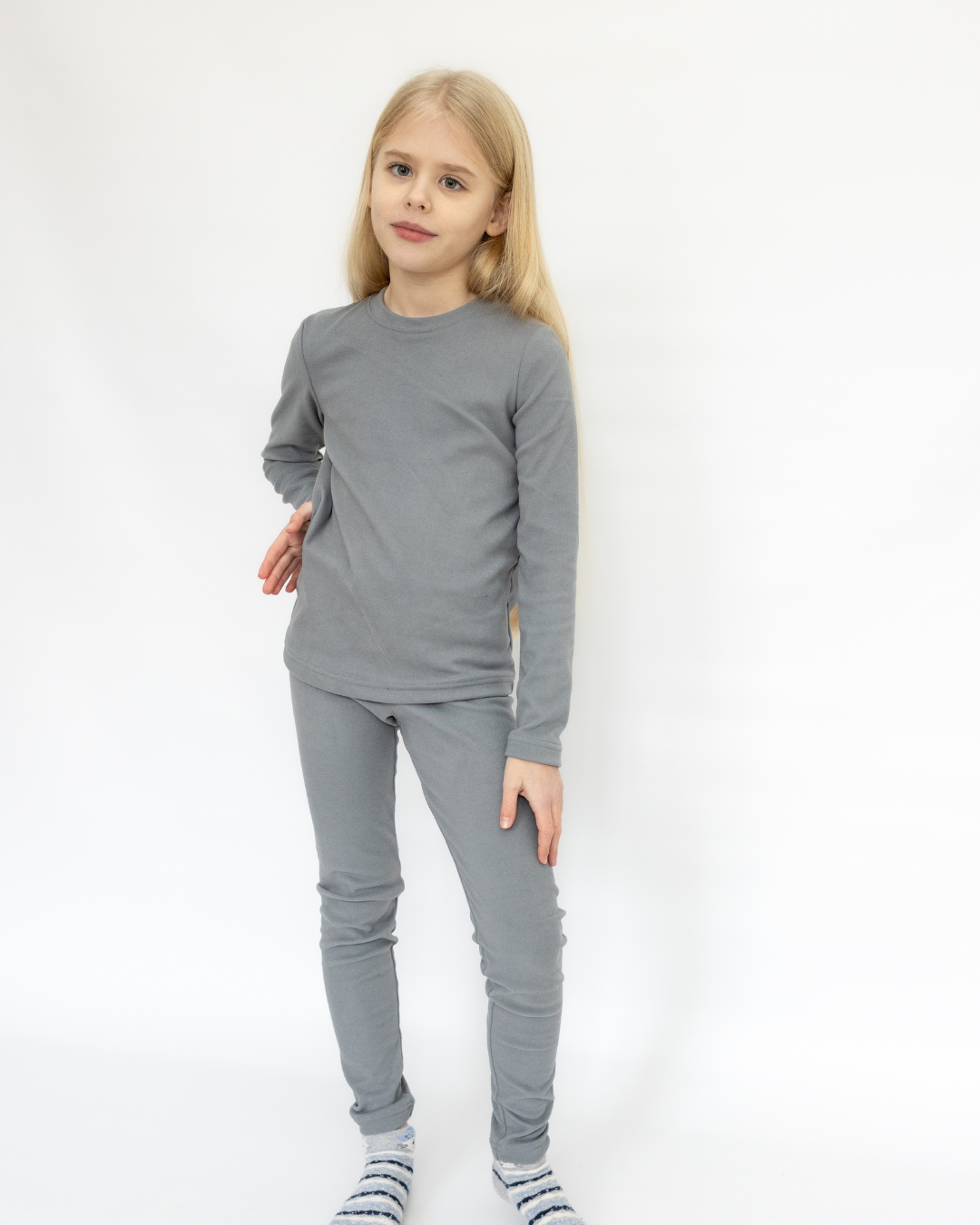 Child modeling grey thermal underwear set Alwair Kids long sleeve and leggings