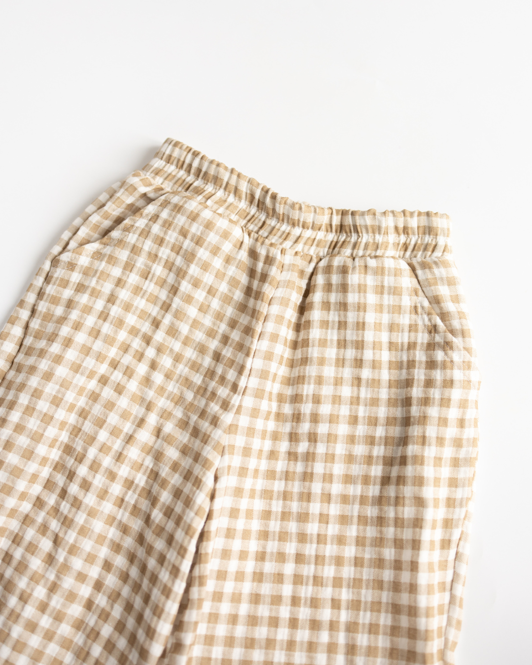 Elastic waistband close-up of Alwair Kids muslin pajama pants for girls