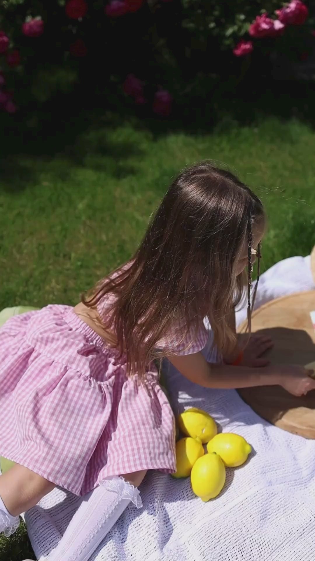 Video of girl wearing Blossom pink cotton set outdoors by Alwair Kids