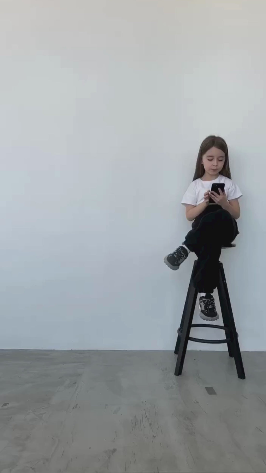 Video showcasing fleece mood jackets for kids by Alwair Kids in all colors
