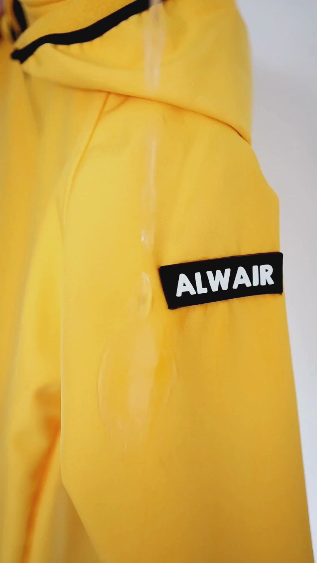 Video of softshell kids overalls Alwair Kids in action

