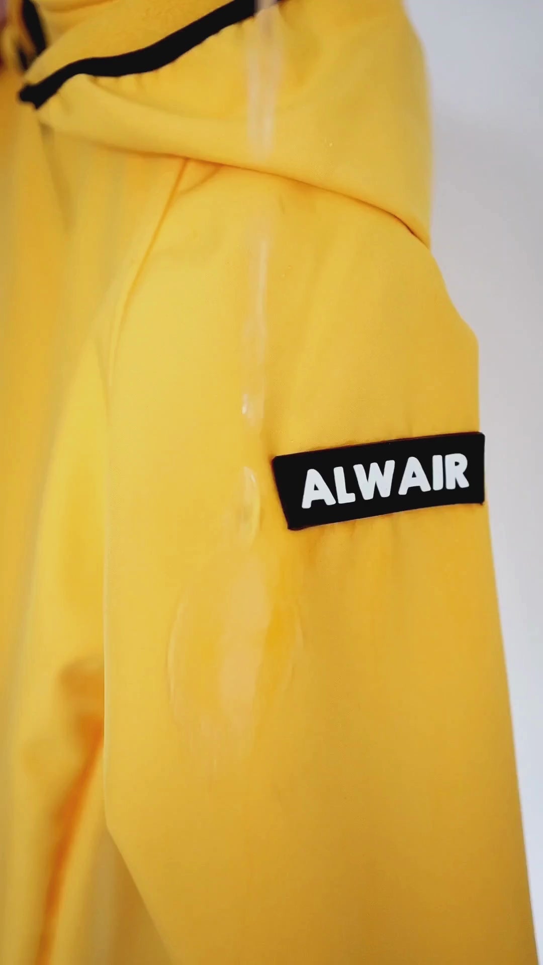 Video of softshell kids overalls Alwair Kids in action

